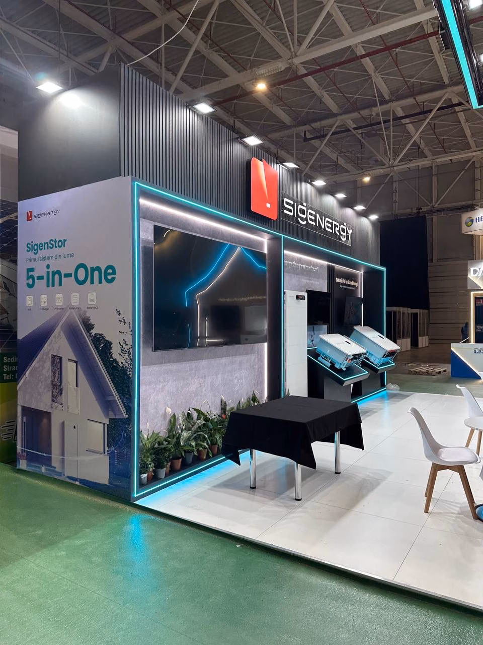 sigenergy-exhibition-booth-side-view
