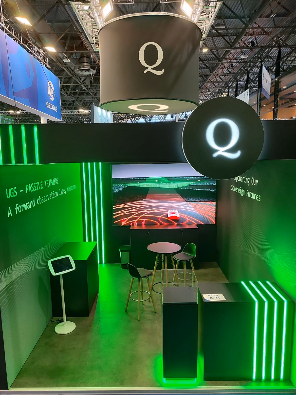 q-exhibition-booth-front-view