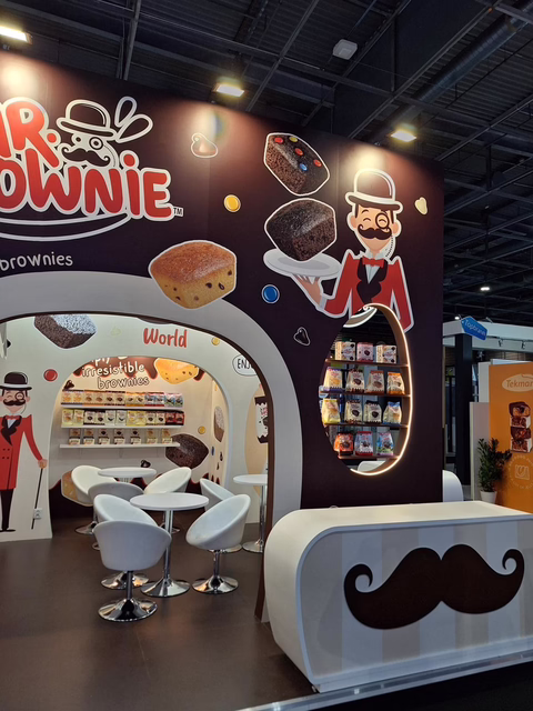 mr-brownie-exhibition-booth-interior-display