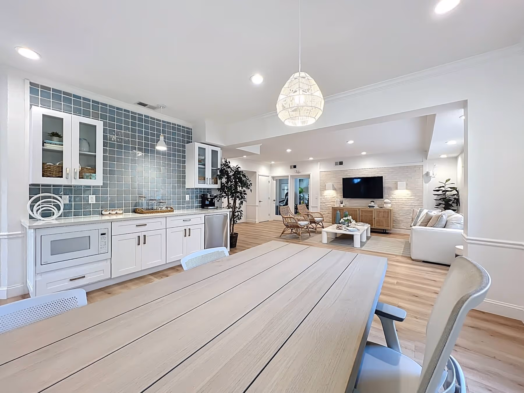 Clubhouse with community kitchen and lounge seating