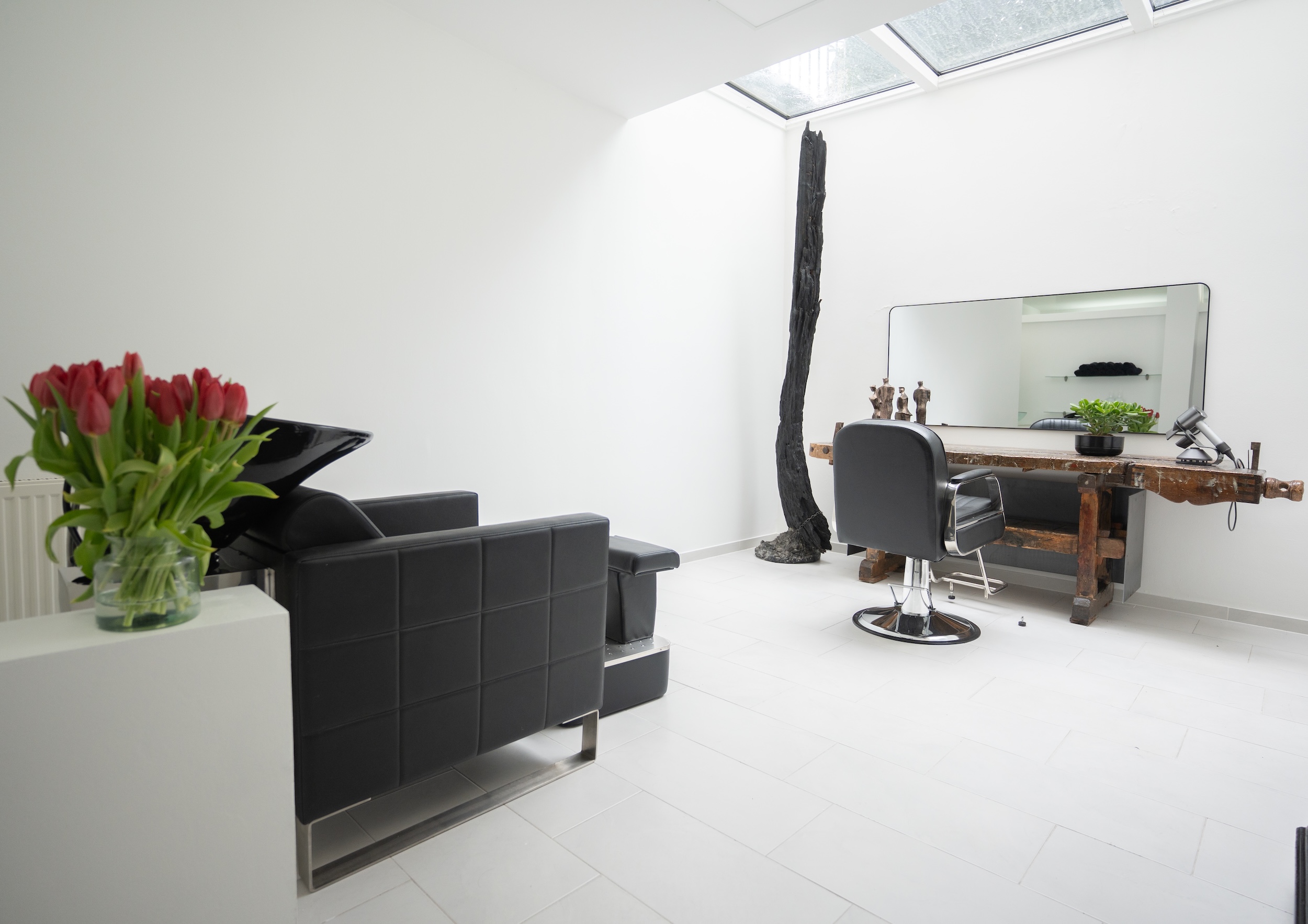 Hairworld Salzburg – exklusives Zweithaar Studio für Perücken und Haarsysteme in Nonntal