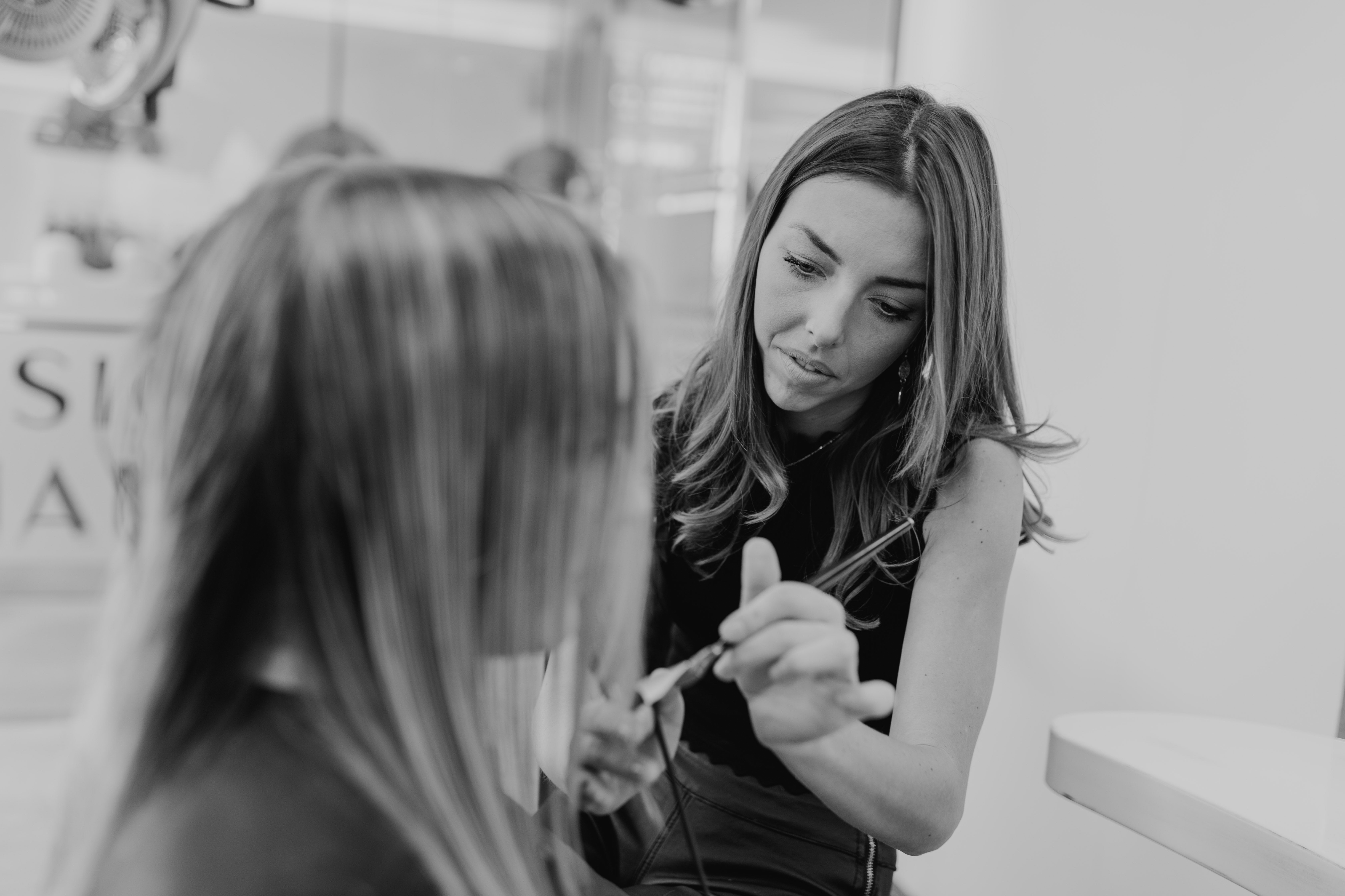 Calligraphy Cut Salzburg – Sabrina Kaufmann bei der Haaranalyse bei Hairdesign Kaufmann Nonnta
