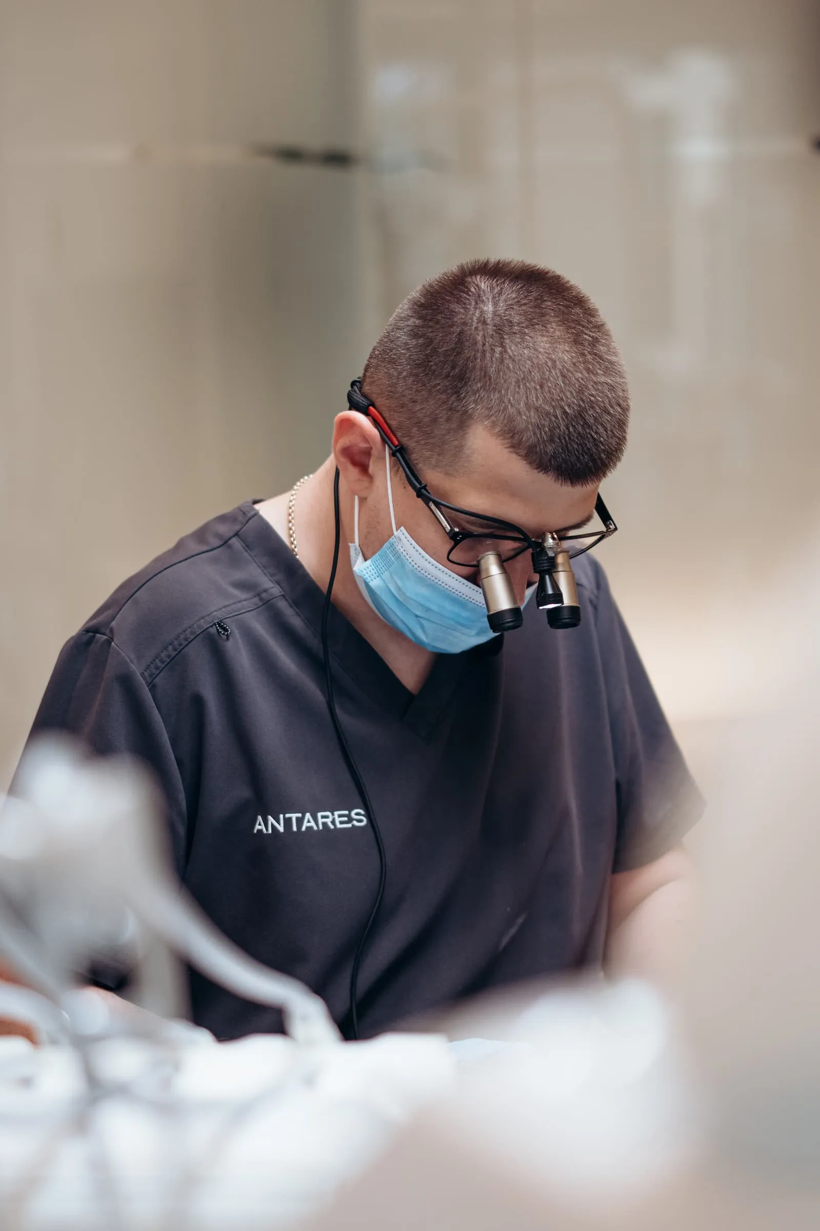 Імплантація зубів в Antares