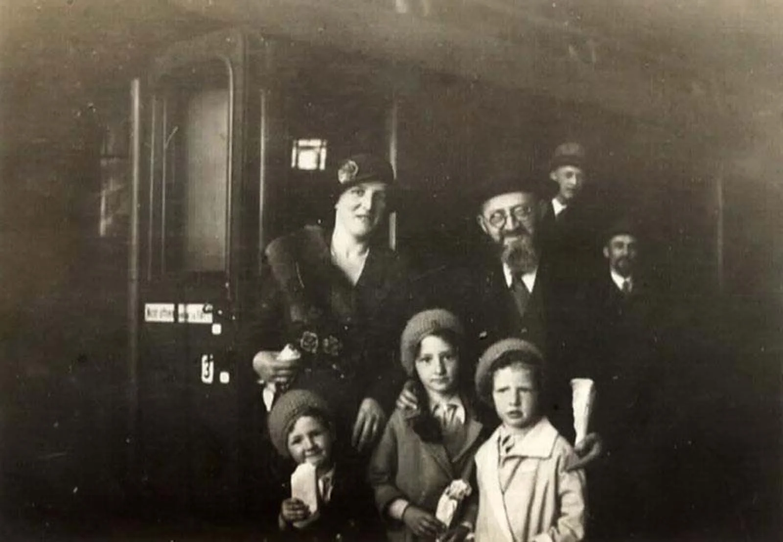 Rabbi Dr. Akiva Posner, wife Rachel and Family (Photo Credit: Yad Vashem, The World Holocaust Remembrance Center, yadvashem.org)