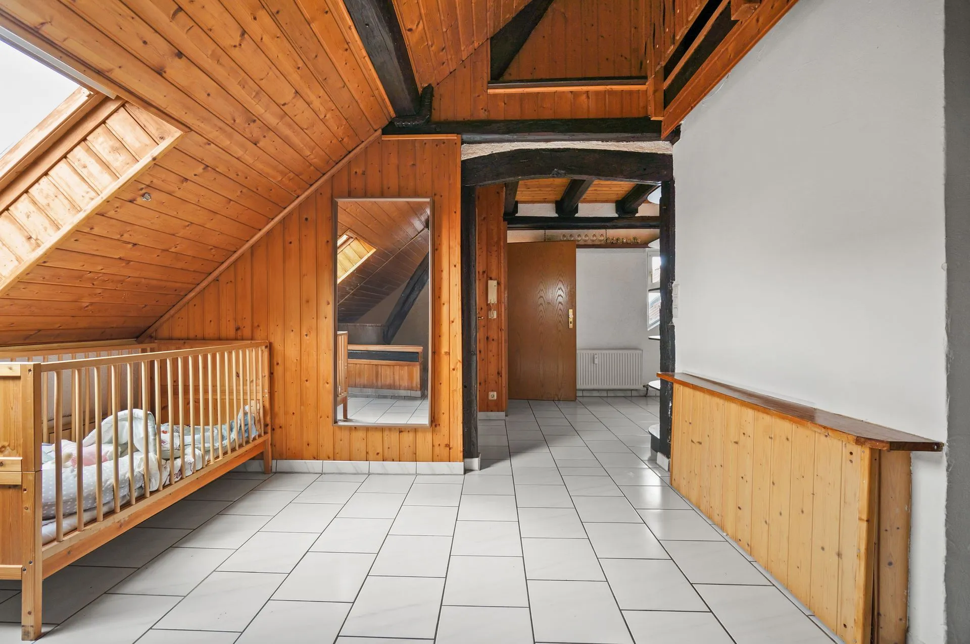 Flur Haus R Dachgeschoss – LMW Immobilien Objekt