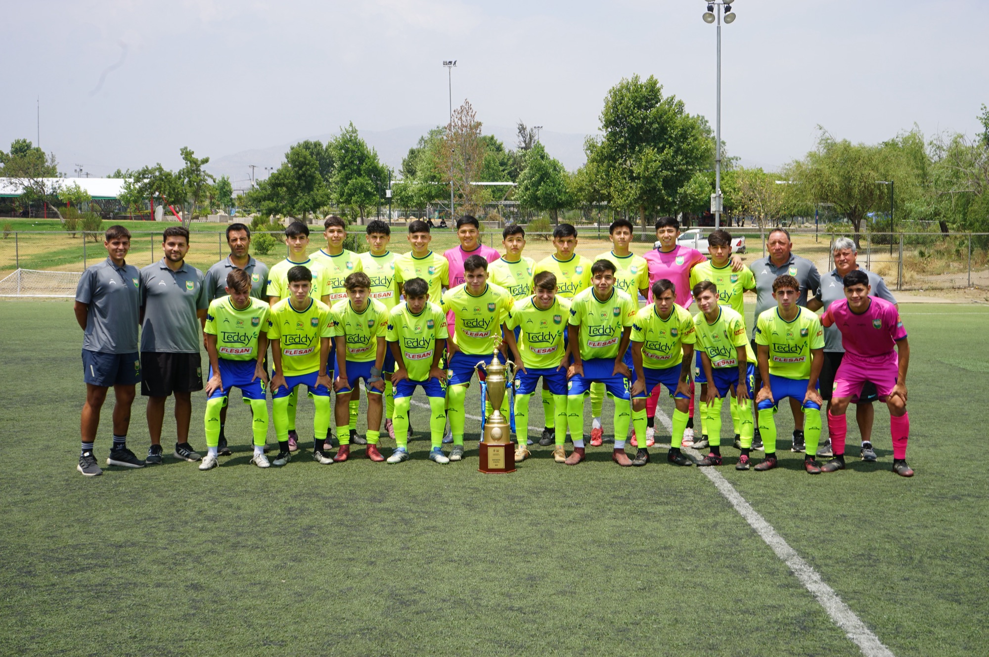 Plantel de la categoría Sub 18 del Club Atlético Colina