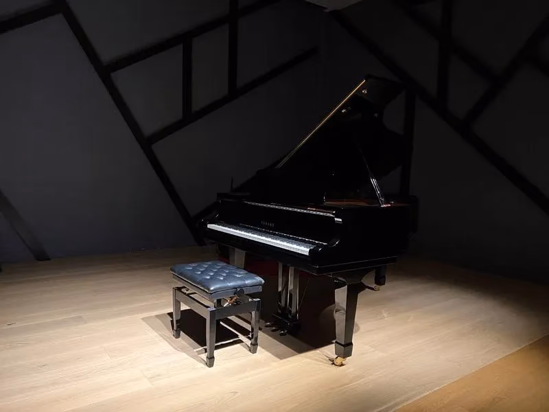 Yamaha piano detail