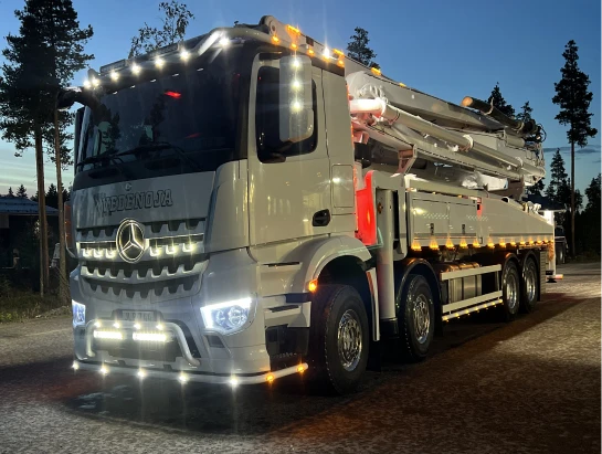 Betonin pumppaus palvelu - kuljetus vedenoja oy – kalustokuva