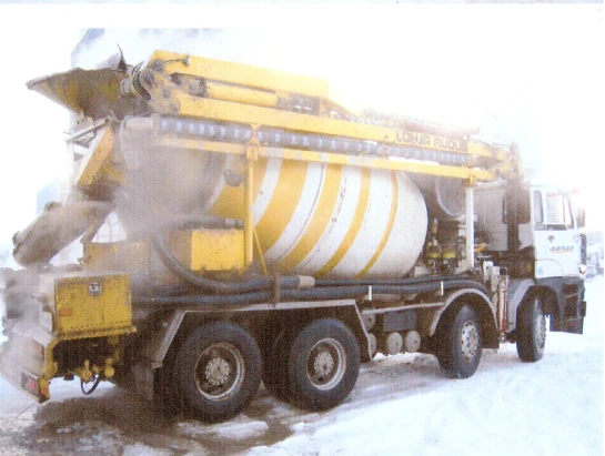 Betonin pumppaus palvelu - kuljetus vedenoja oy – kalustokuva