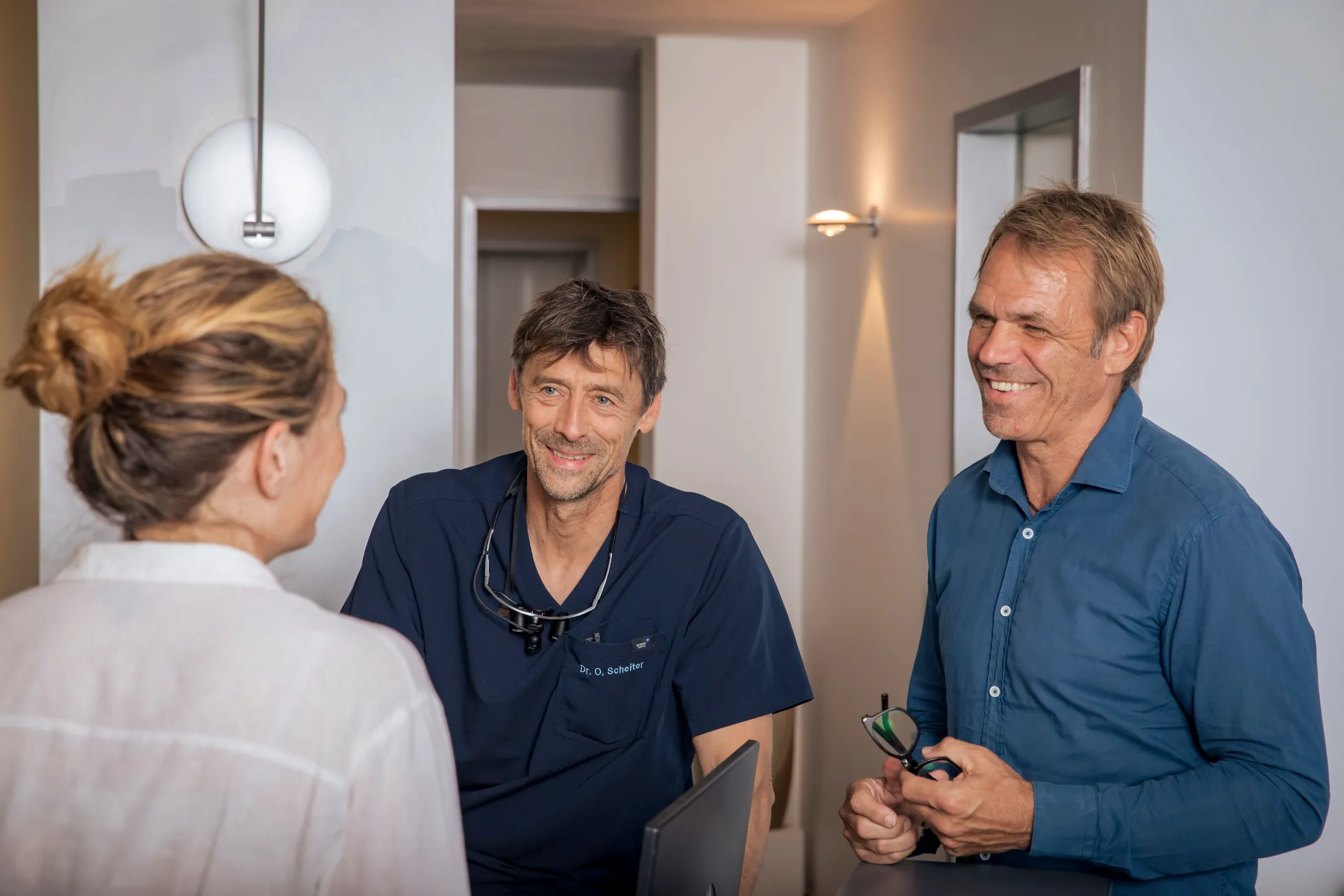 Führungskräfte-Coaching für Zahnärzte – Jan Schmidt im Gespräch mit Praxisinhaber