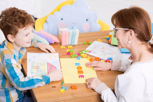 How teachers and parents can help autistic students with reading