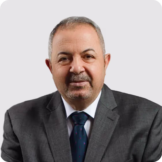 Portrait of Awni Manna, Chief Investment Officer.