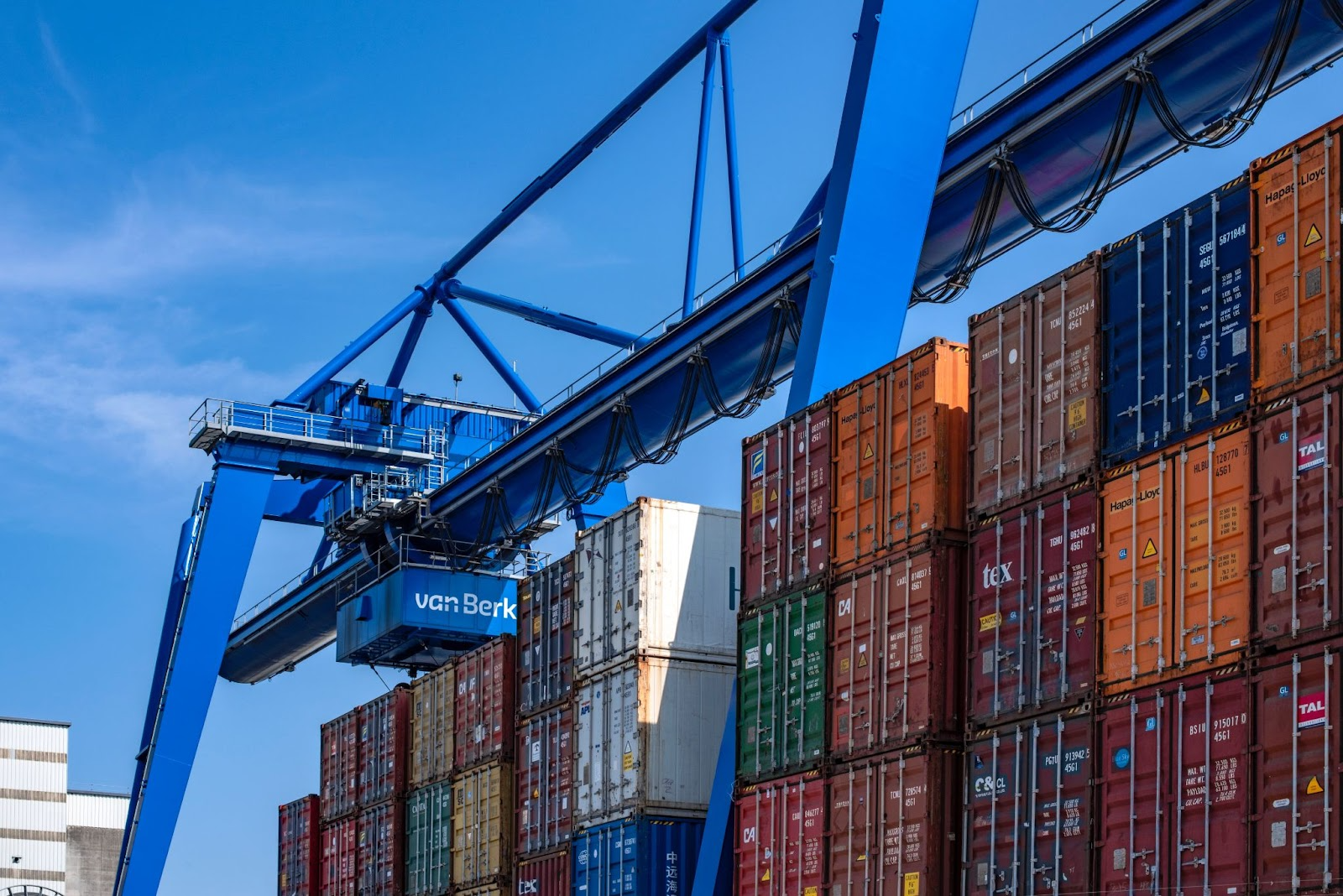 Cross-section of containers.