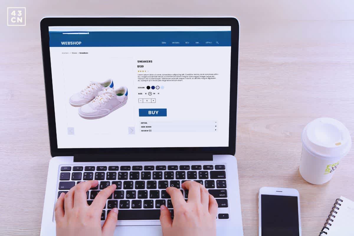 person-reading-product-description-ecommerce-sales-conversion-blockers.jpg