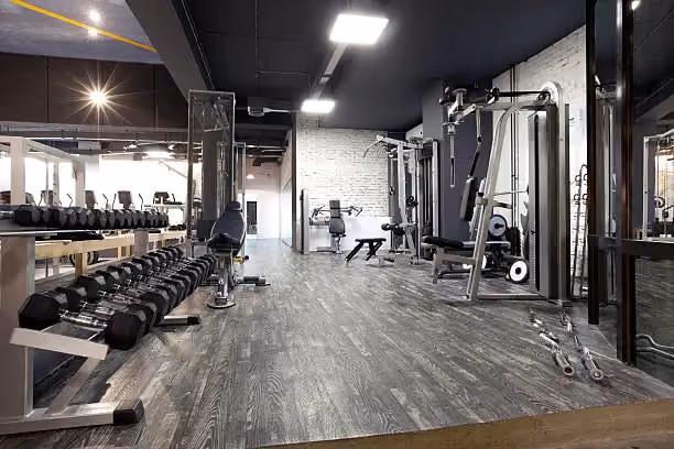 Pros and cons of owning a gym franchise vs an independent gym