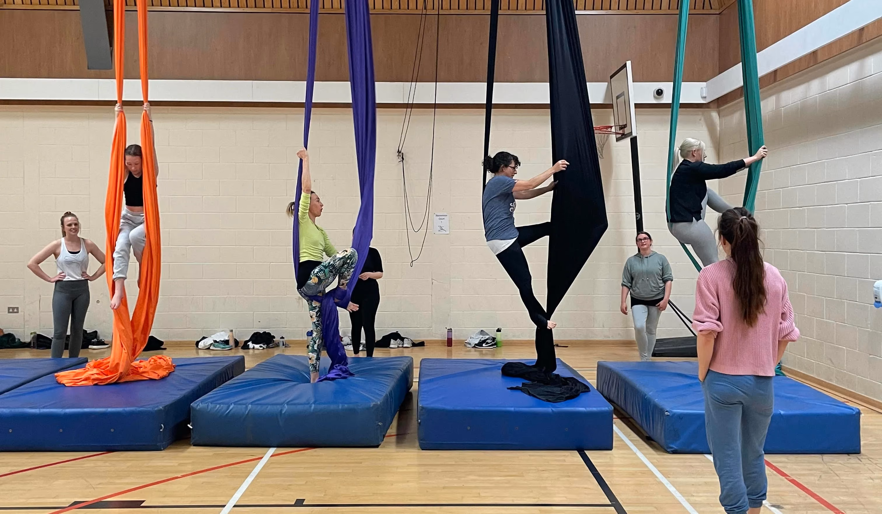 How Leo's Circus training school uses TeamUp