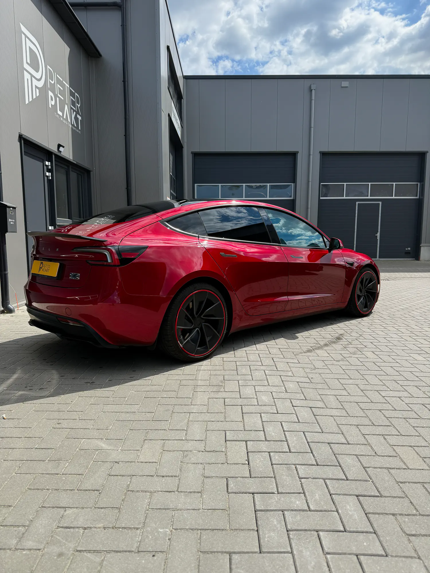 Achterruit van de Tesla Model 3 met 5% keramische DOT-Matrix Windowfilm