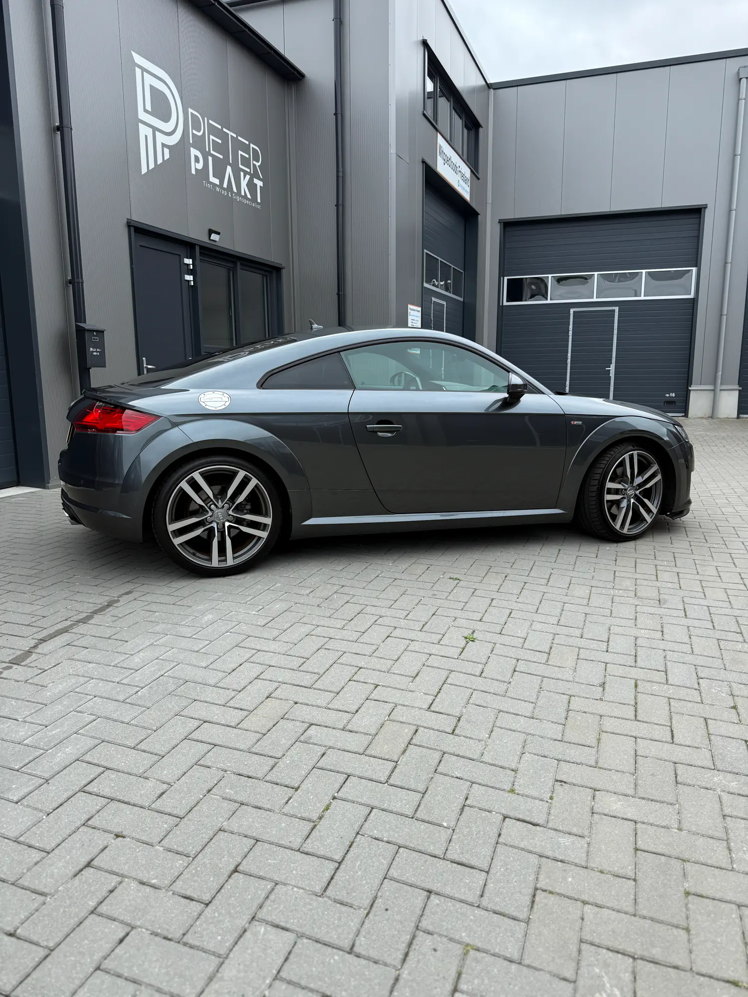 Eindresultaat autoruiten blinderen Audi TT door Pieter Plakt in Burgum