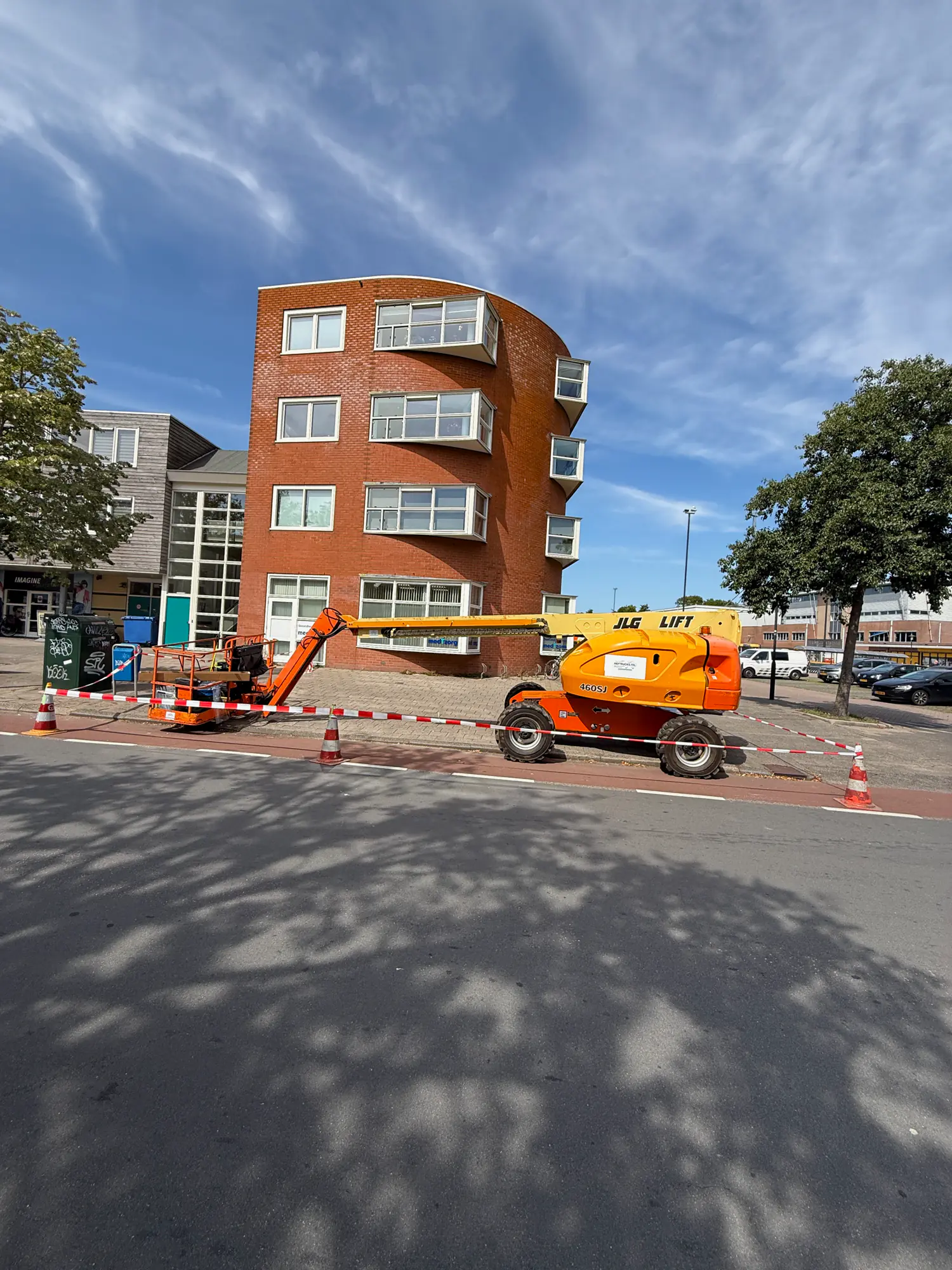 Detail van de folierand langs het kozijn aan het Cambuurplein