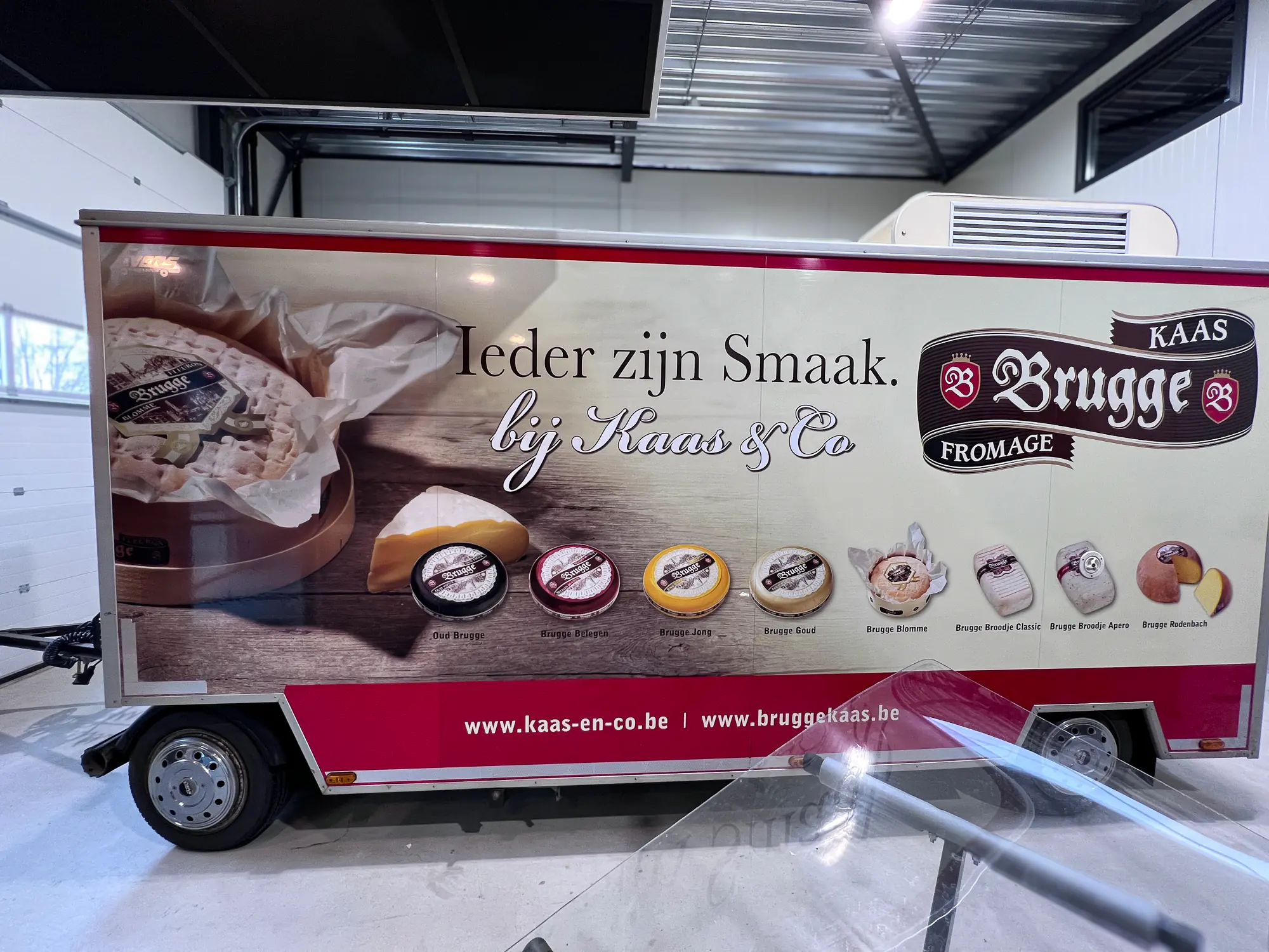De aanhanger in de oude uitvoering, voor de behandeling