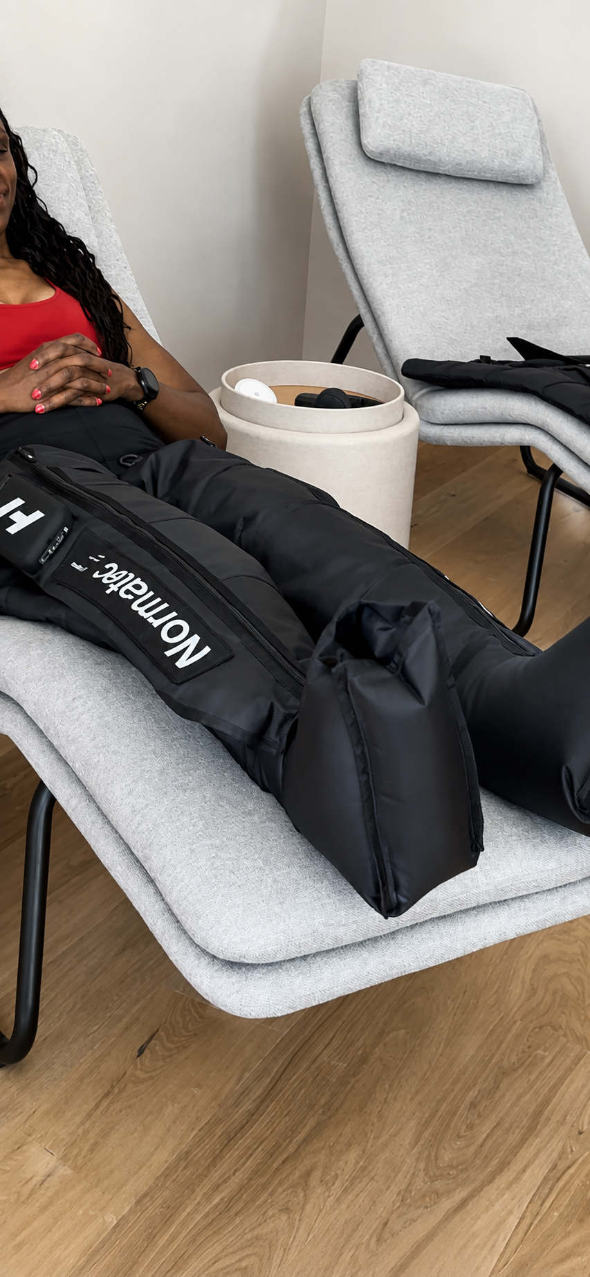Blick in den Ruheraum, in dem die Recovery Boots im Liegen genutzt werden
