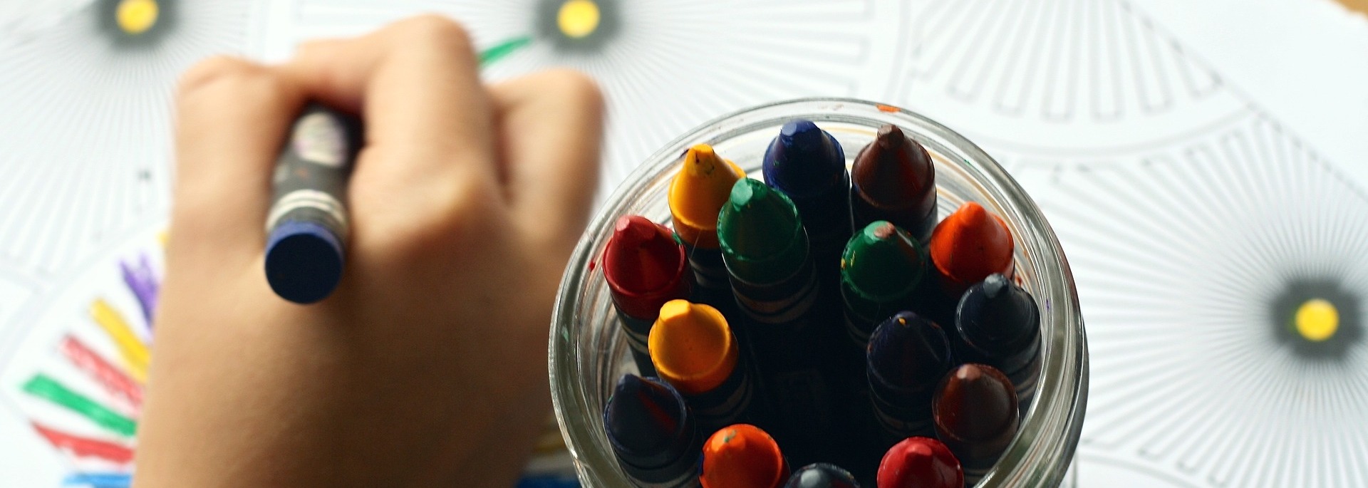crayons-1445053_1920