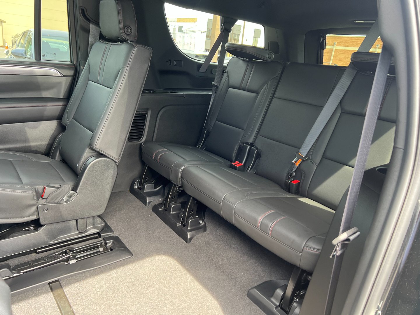 2024 Chevrolet Suburban RST