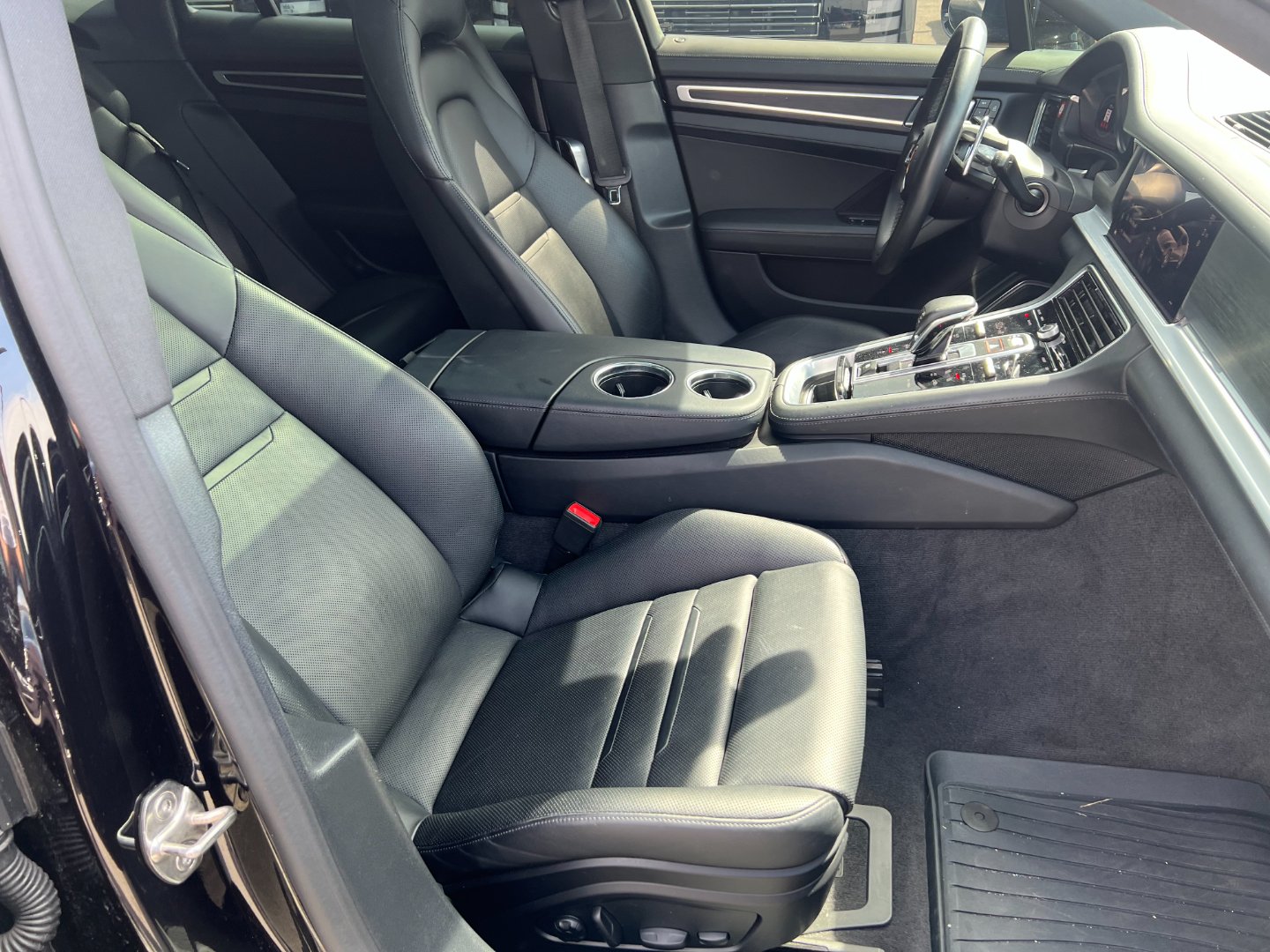 2023 Porsche Panamera RWD