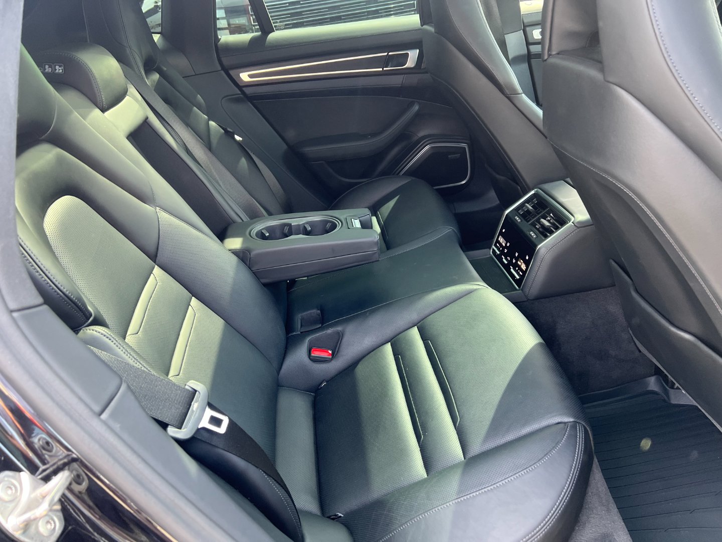 2023 Porsche Panamera RWD