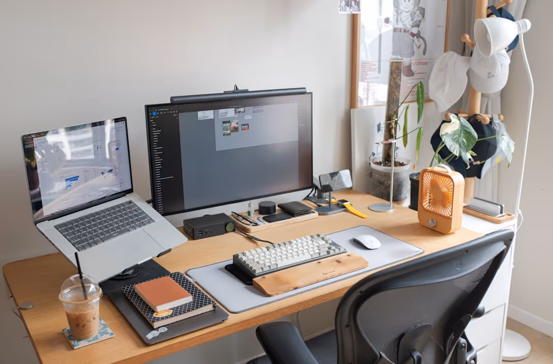 Focus and alignment create an inviting space for productivity and clarity