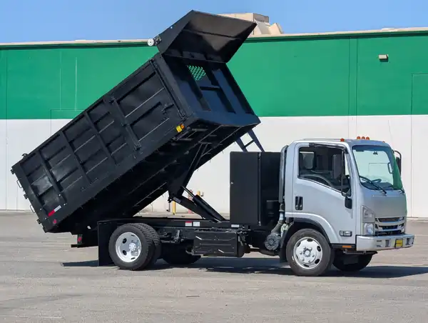 2019 Isuzu NRR
