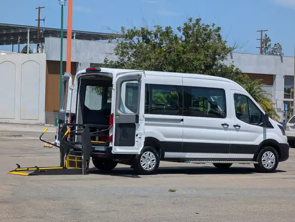 2023 Ford E-Transit Cargo Van Base
