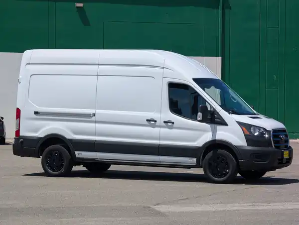 2022 Ford E-Transit Cargo Van Base