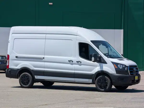 2022 Ford E-Transit Cargo Van Base