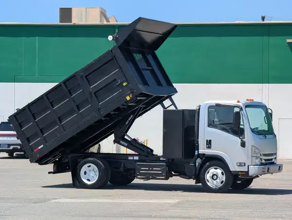 2019 Isuzu NRR