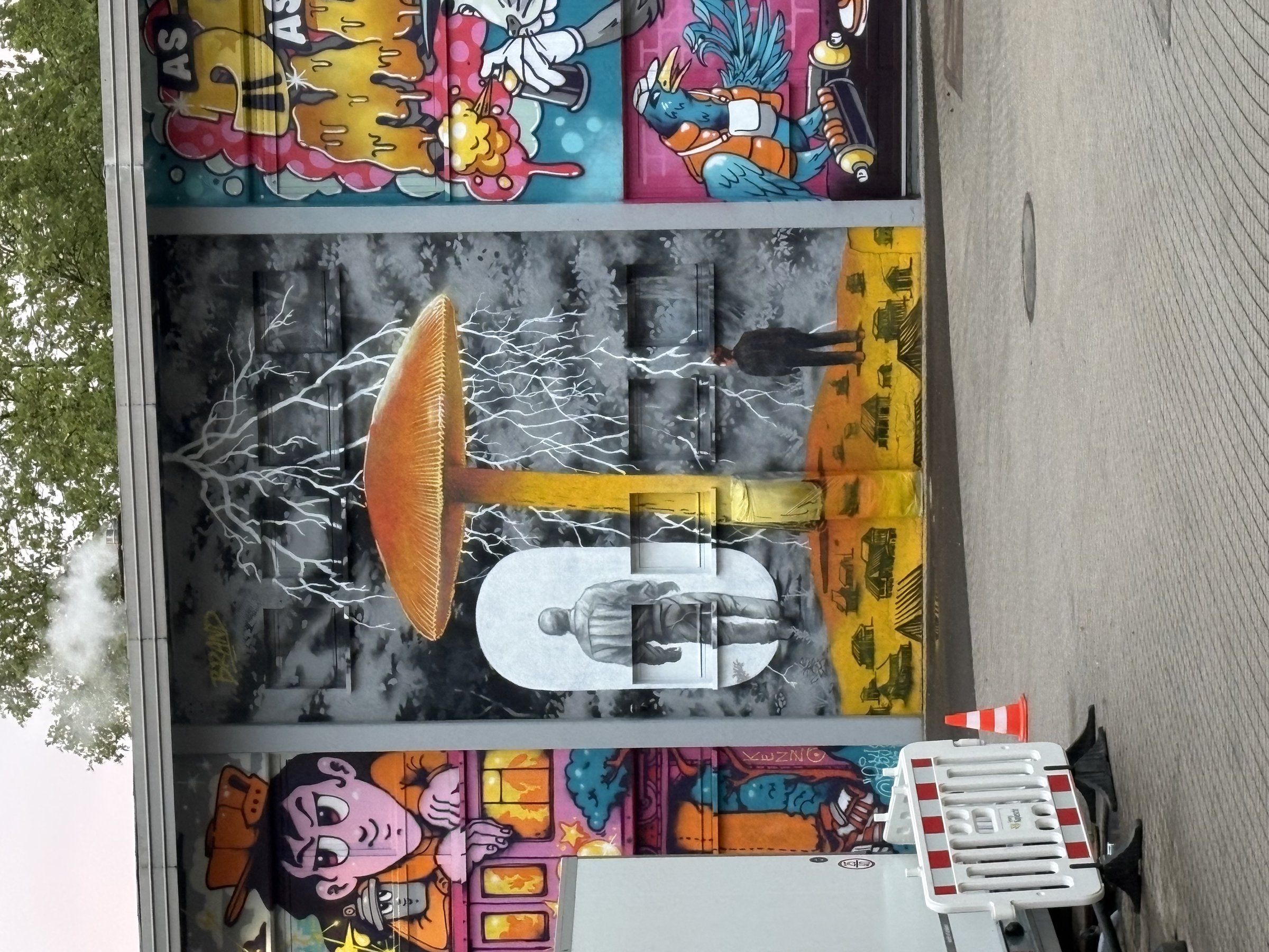 Spatial view of the Kopstal mural with surrounding urban environment