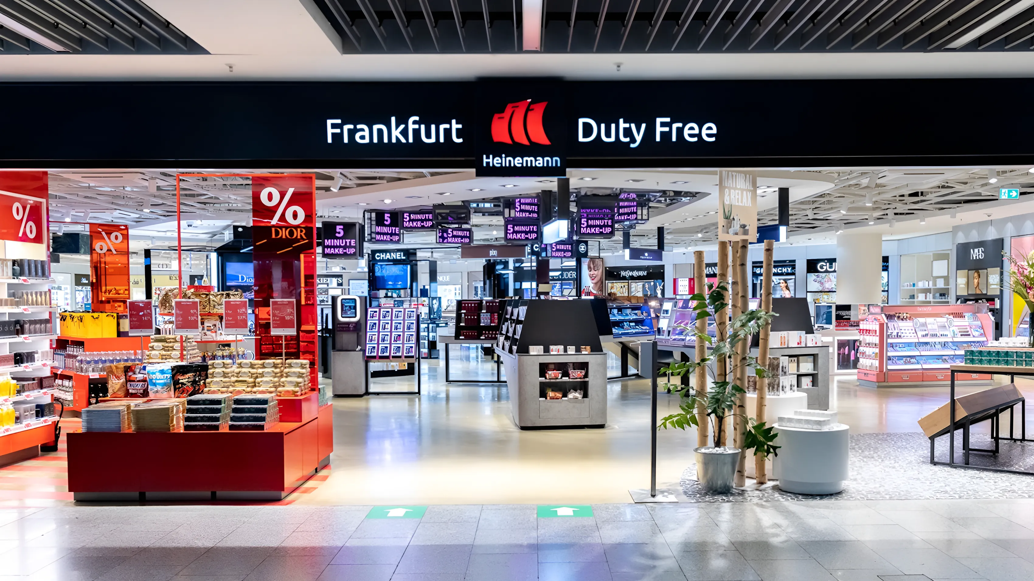 Einsatz am Flughafen: ucm Personal im Terminal