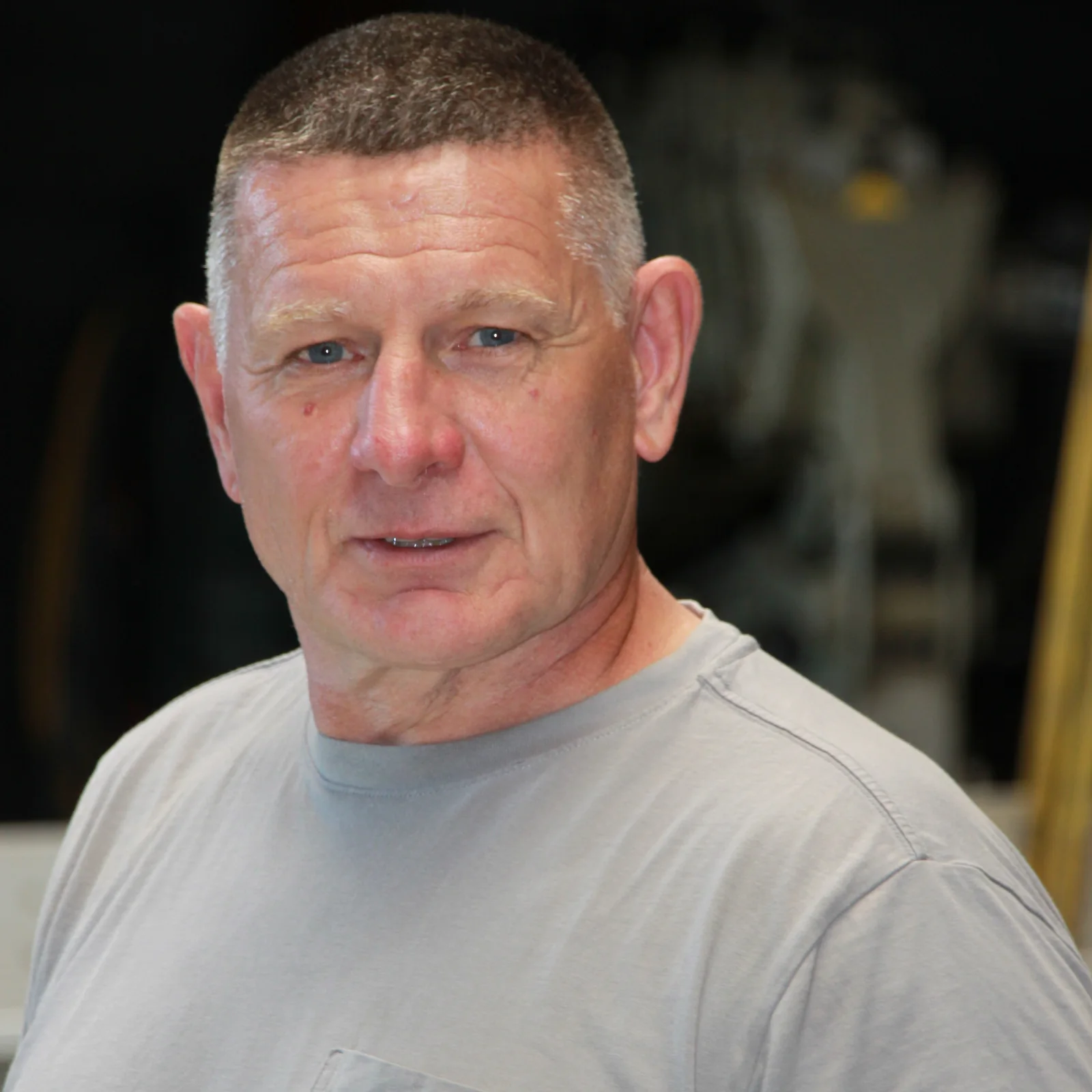 Portret van Derkjan Leroij, monteur glasconstructies bij IFS Building Systems.