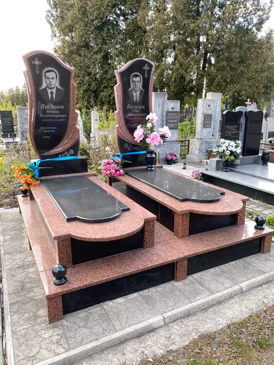 Подвійний пам'ятник