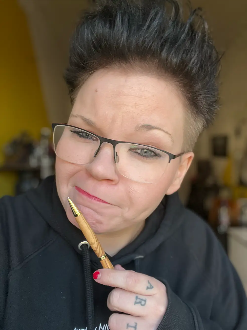 Kim Weber, zertifizierte Webflow-Partnerin, lächelt neben dem Webflow-Logo und einem KI-Icon, Text: 'Webflow KI-Tools – Diese 3 solltest du kennen', diekreativtuner.de, 5.0 Google-Bewertung