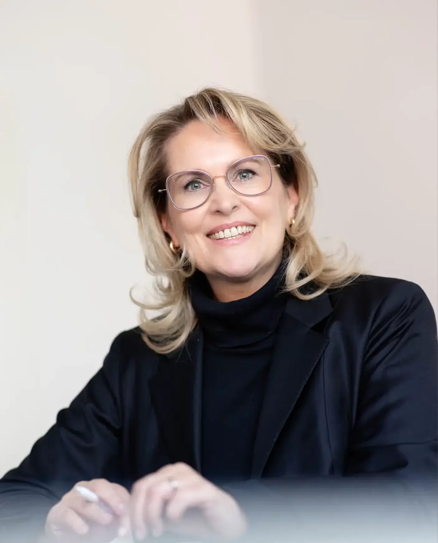 Portrait von Nicole Flockenhaus - Kundenreferenz von Kim Weber