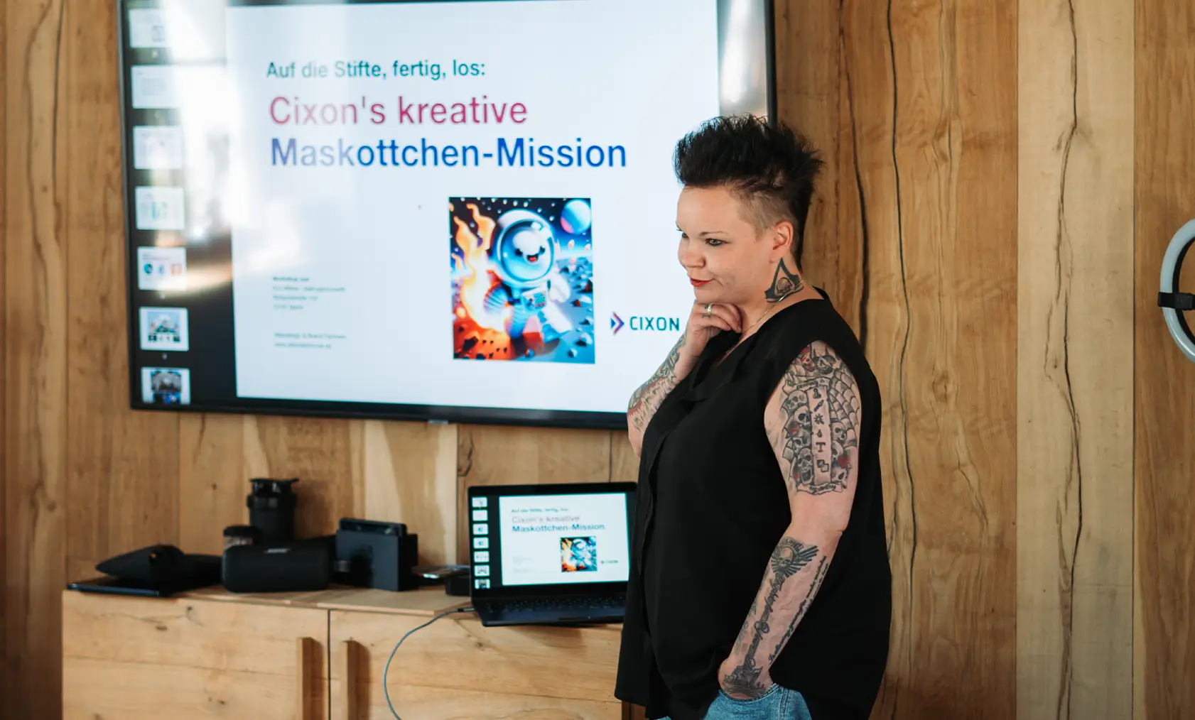 Kim Weber gibt einen Inhouse-Workshop bei Cixon GmbH