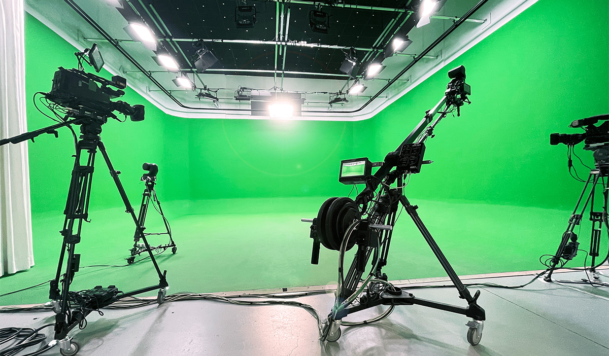 Fond vert de 150m² phots et vidéos pour location aux portes de Paris