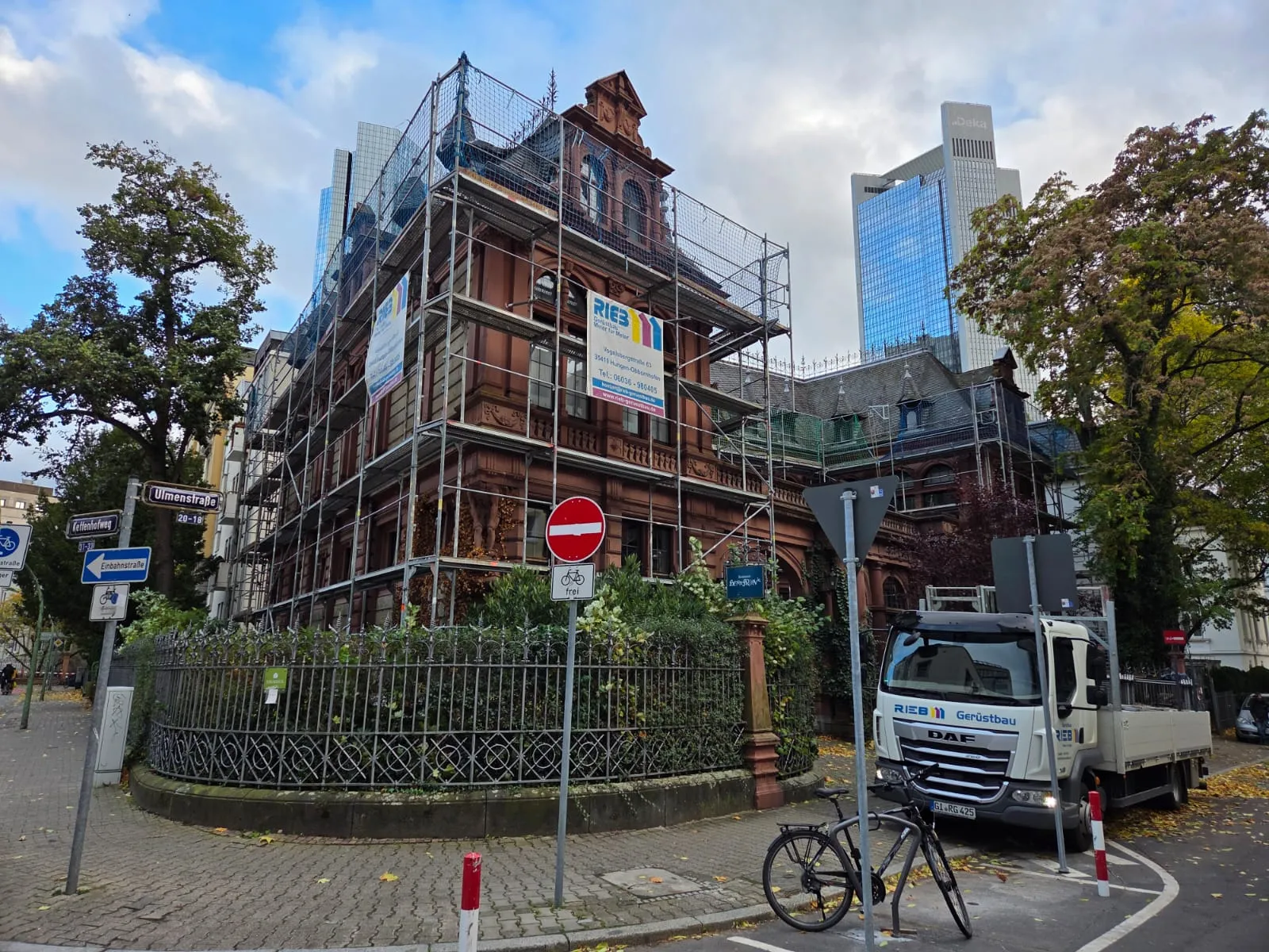 Fassadengerüst in der Ulmenstraße, Frankfurt am Main