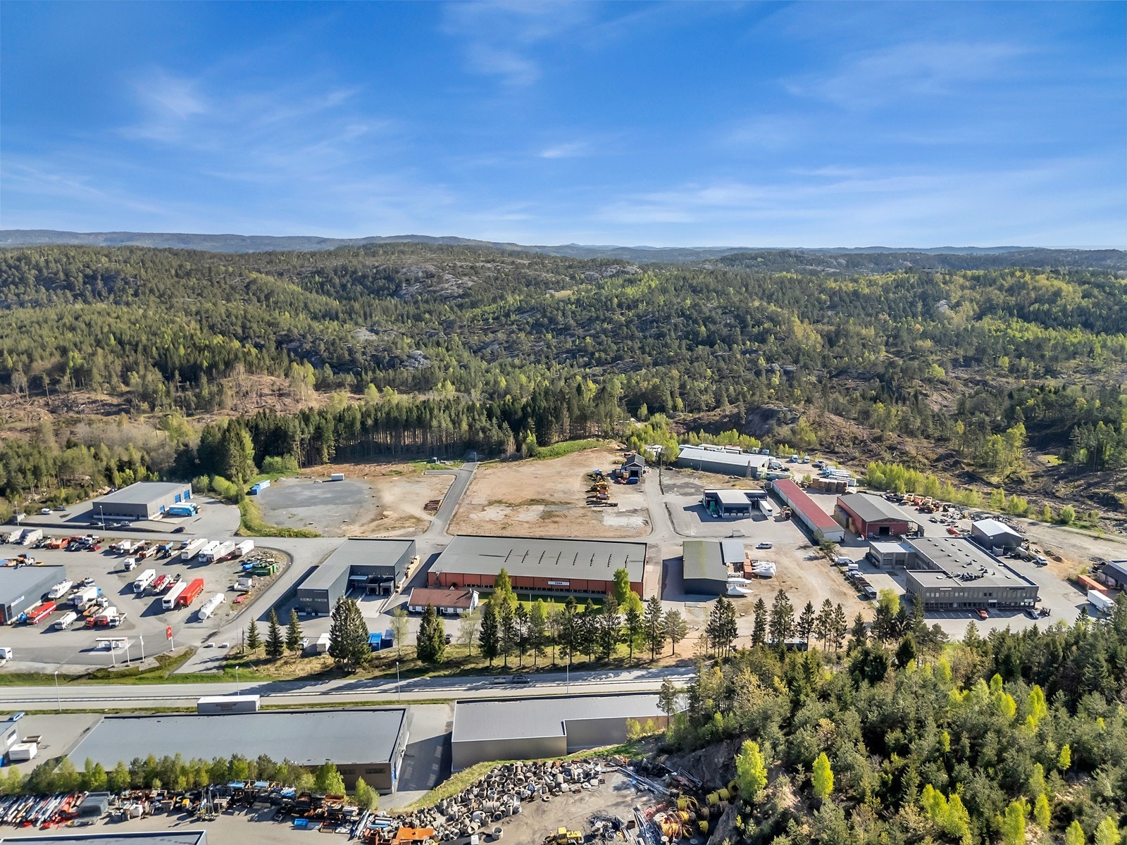 Ferdige næringstomter fra ca. 760 kvm og oppover