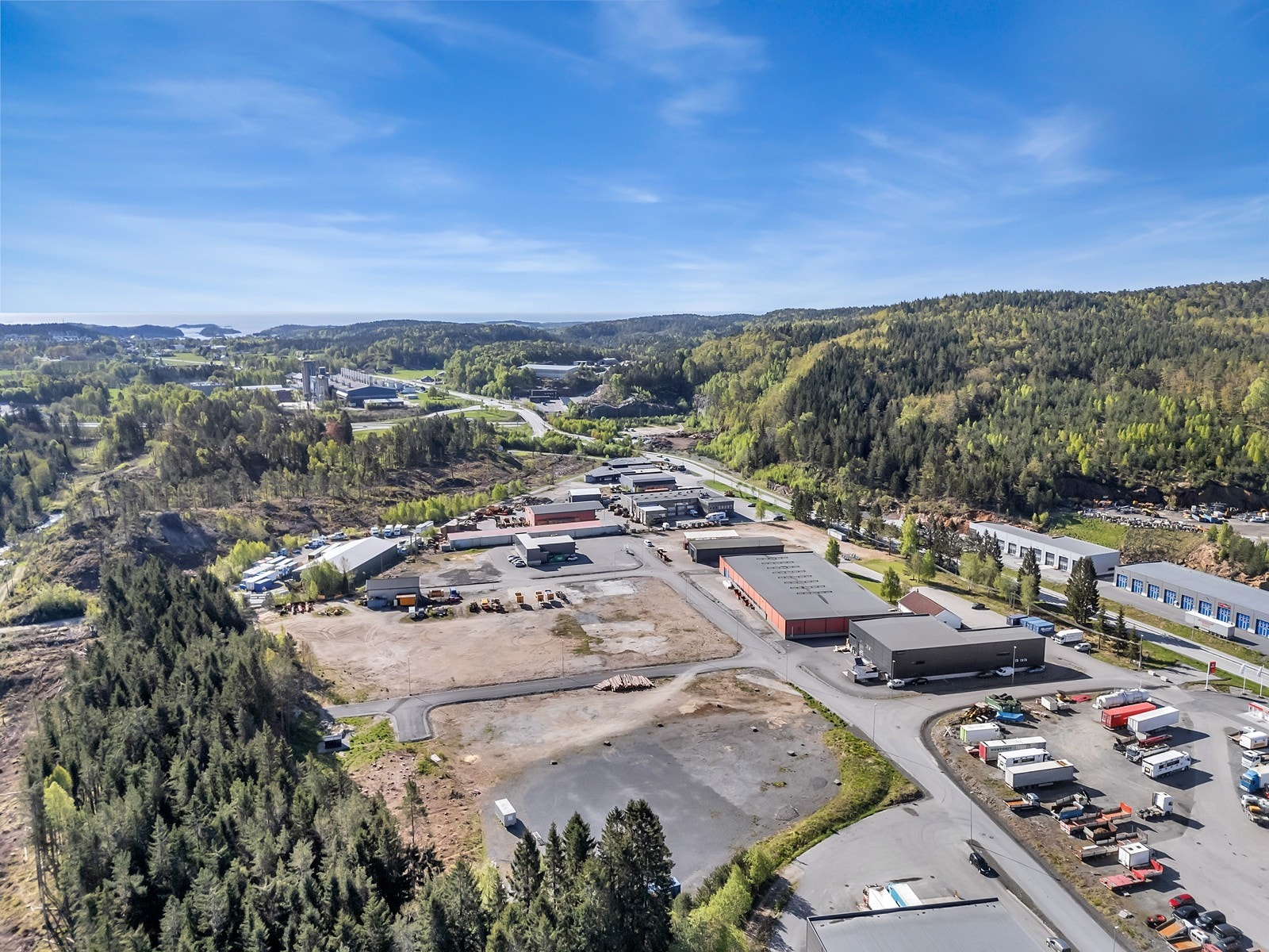 Ferdige næringstomter fra ca. 760 kvm og oppover