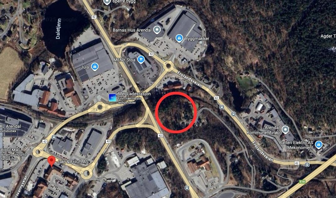 Eksponert næringstomt på Stoa, Arendals mest sentrale næringsområde
