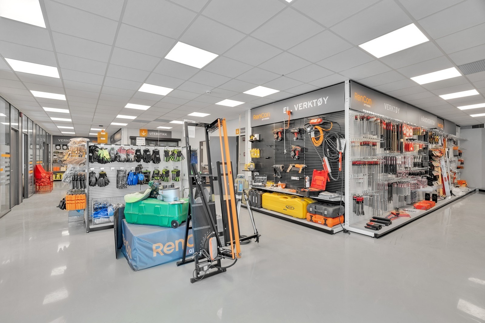 Høytlager med showroom og kontor på Mjåvann.