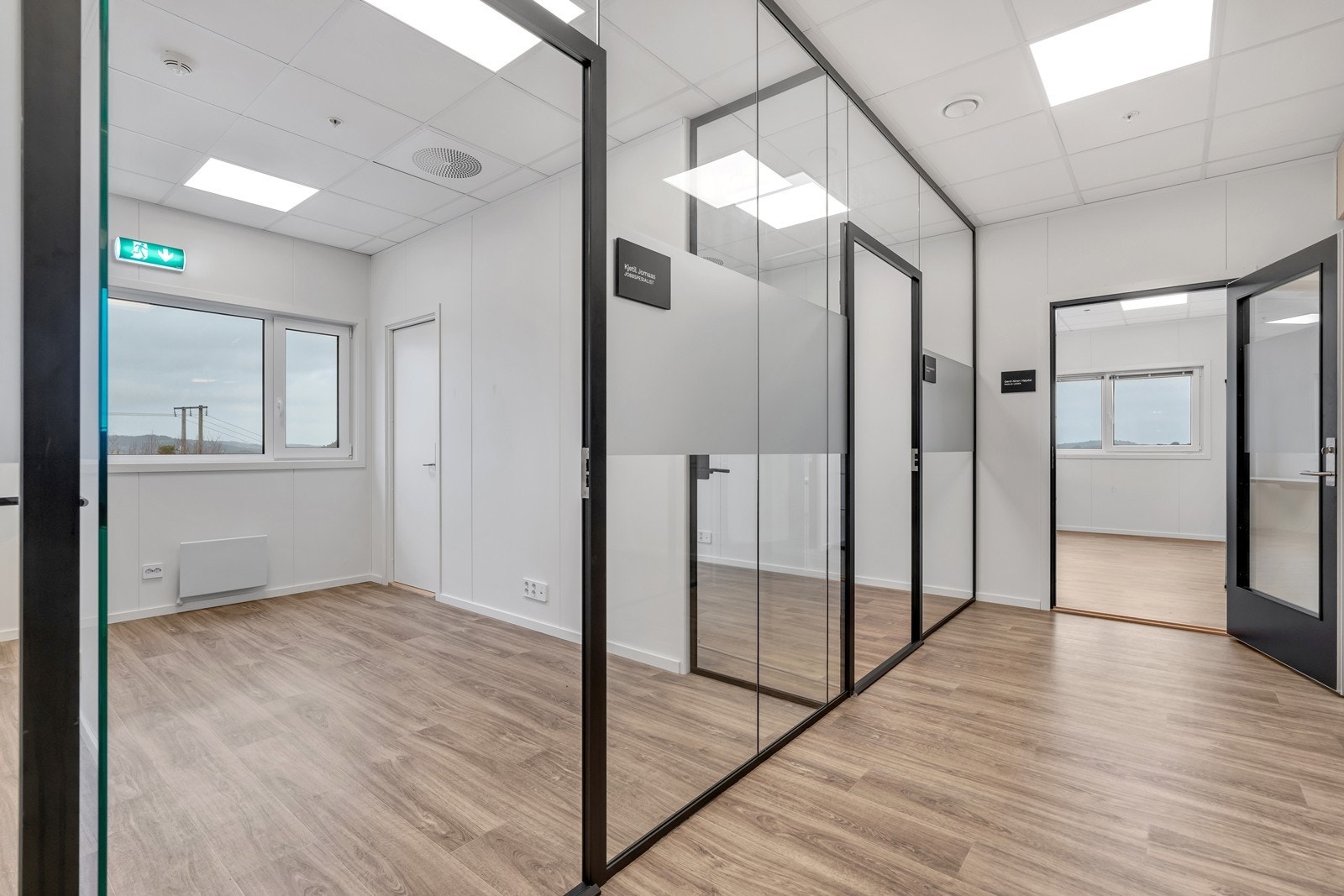 Lagerhall, produksjonshall og kontorlokale på Mjåvann