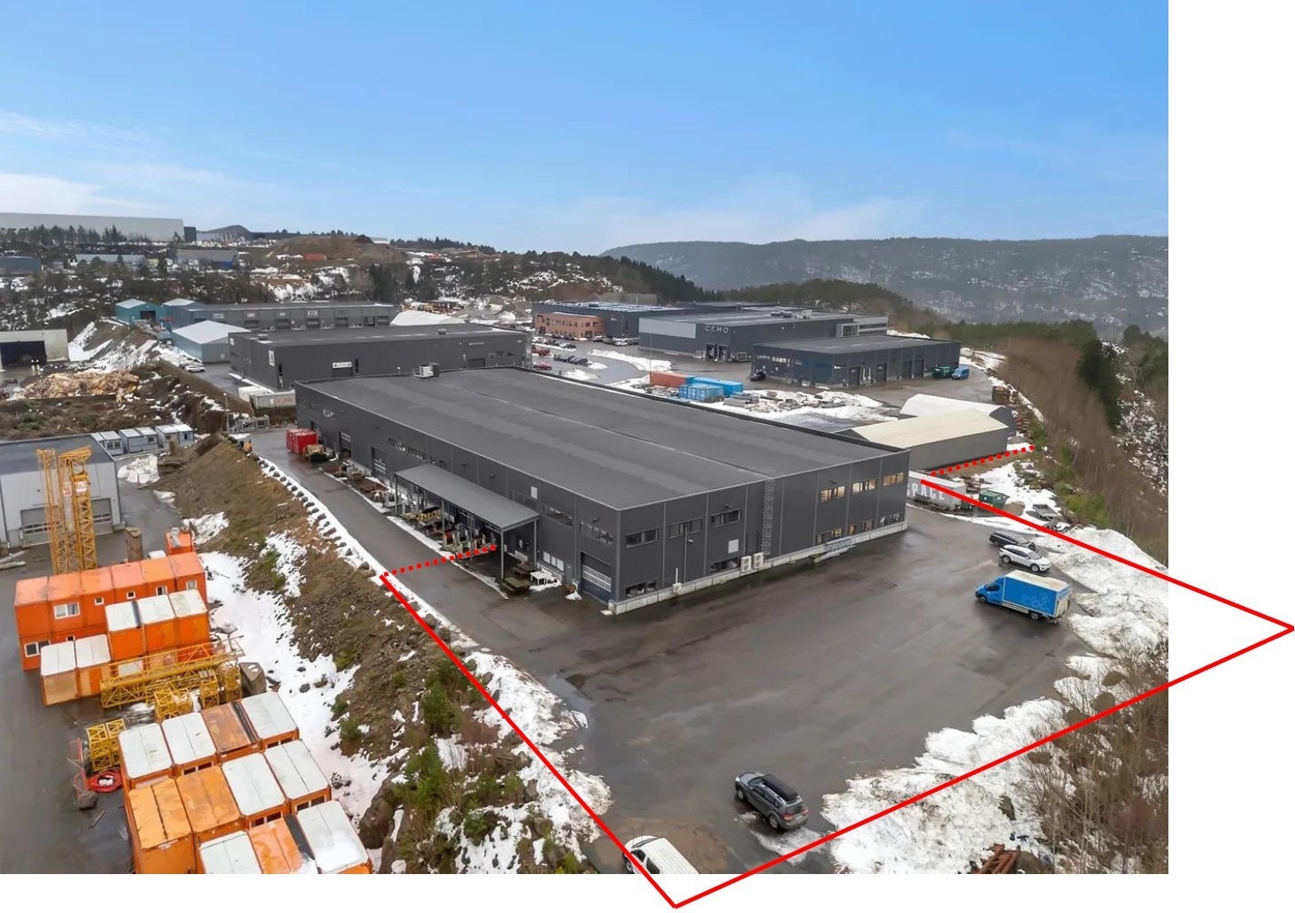 Lagerhall, produksjonshall og kontorlokale på Mjåvann